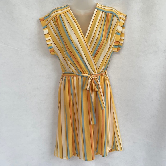 Monteau Dresses & Skirts - Monteau Dress. Size Large NWT